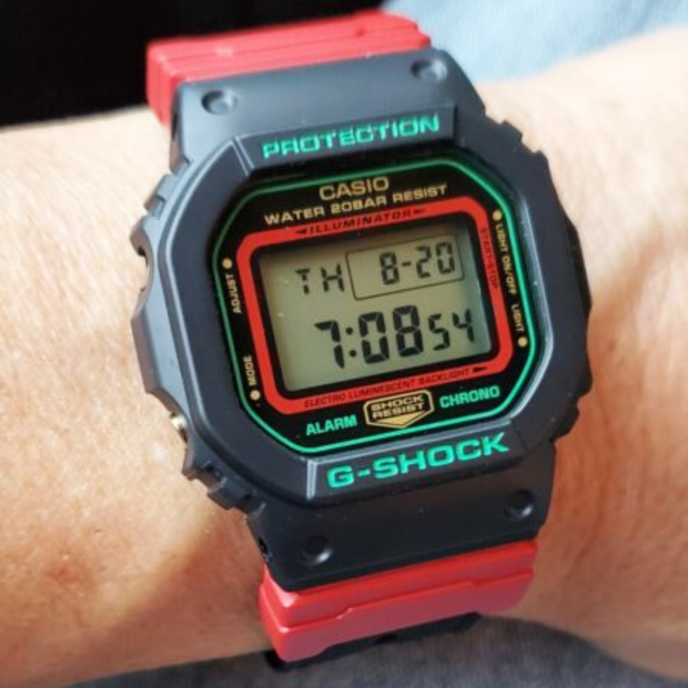 Reloj Casio G-Shock DW-5600SMB-4DR Super Mario Brothers - Dando la
