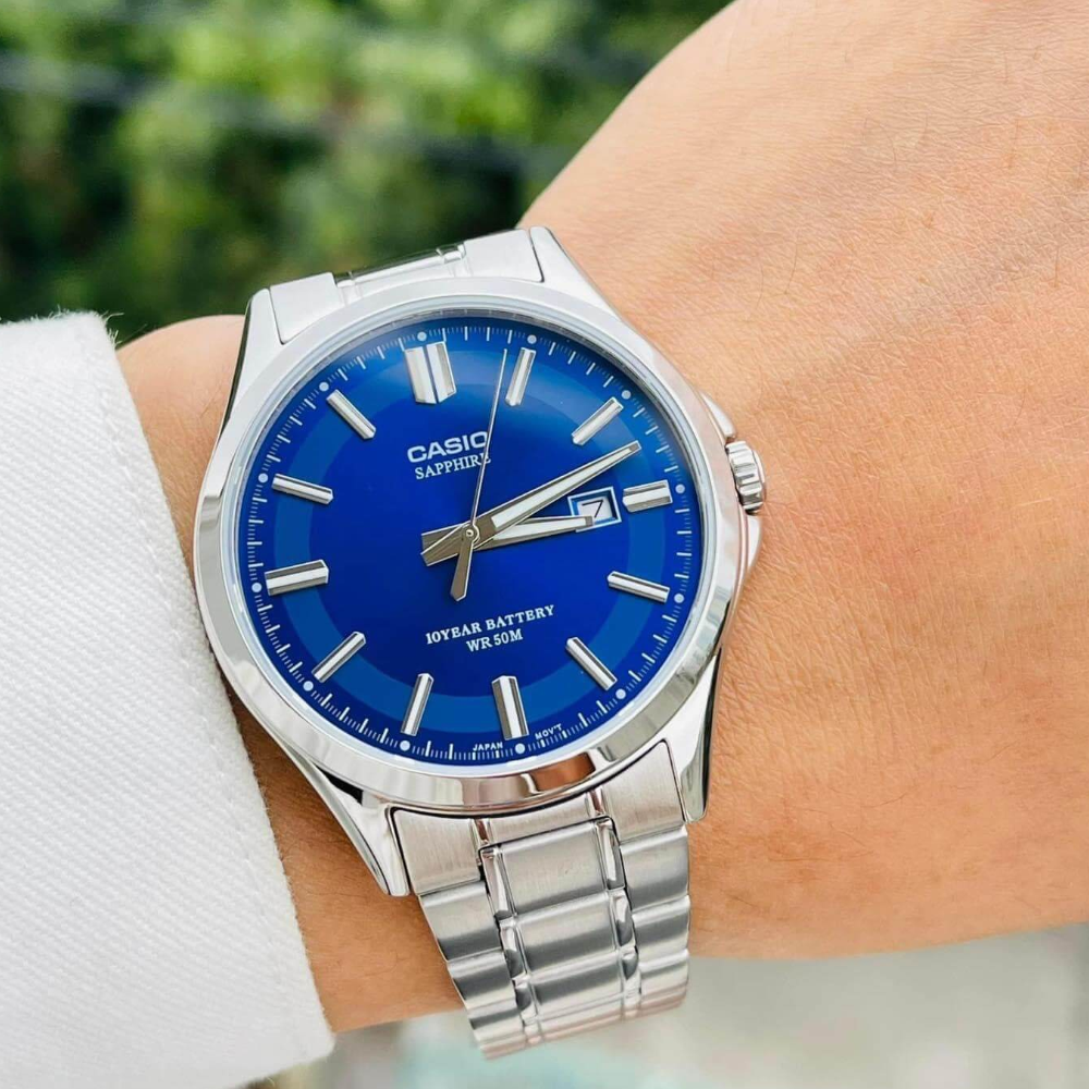 Reloj Casio Sapphire Análogo MTS-100D-2AVDF Correa de Acero