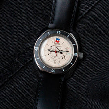 Reloj Vostok x Dando la Hora Justicia Divina, Mundial 1962 LX Aniversario